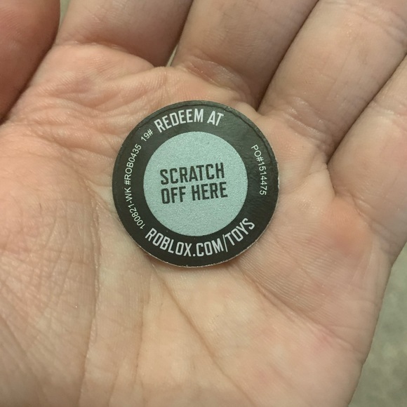 Roblox Series 11 Tank Warfare Tanker w/Unused Virtual Code PVT Norman's Helmet - Picture 4 of 5